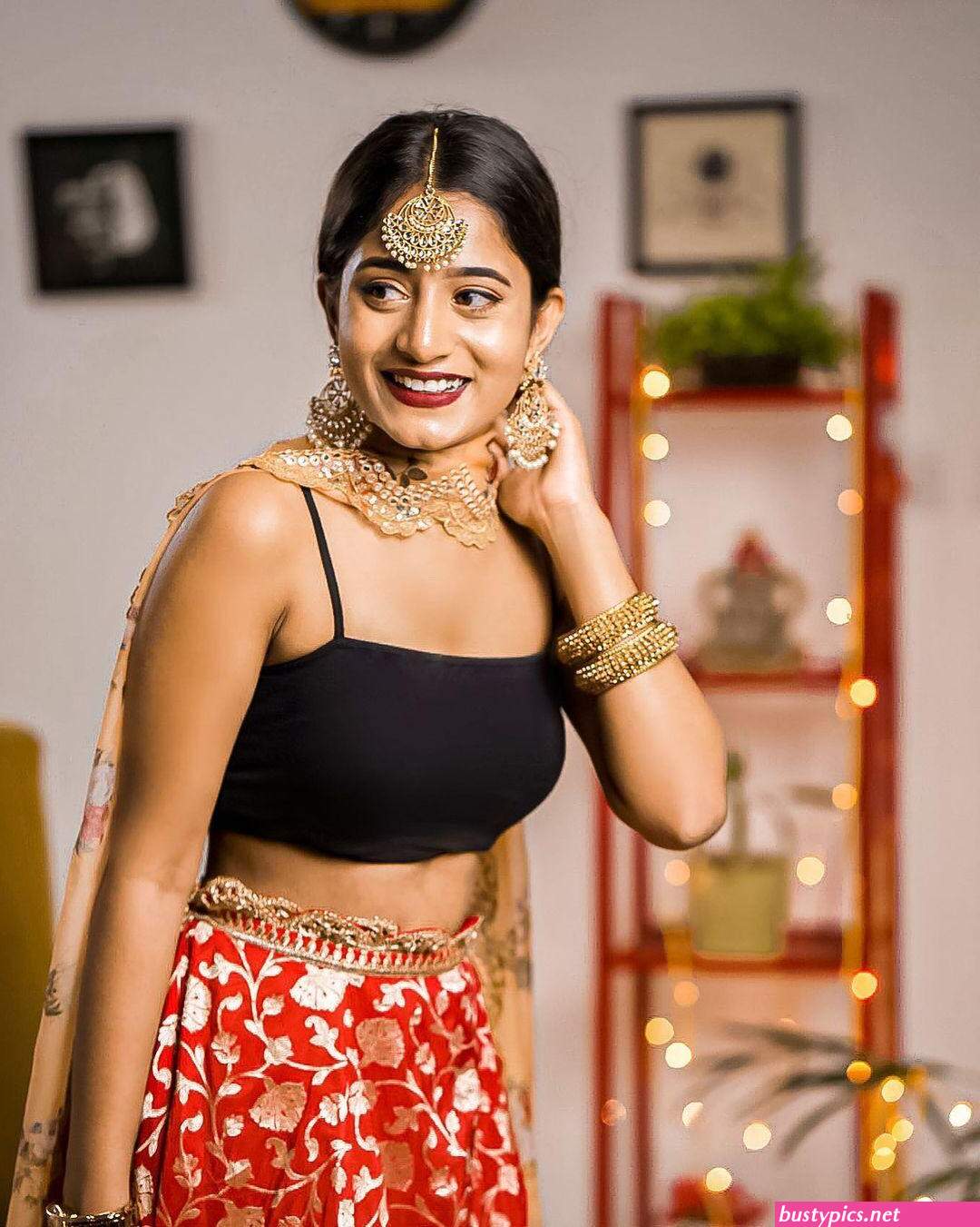 nadhiya.sex photos
