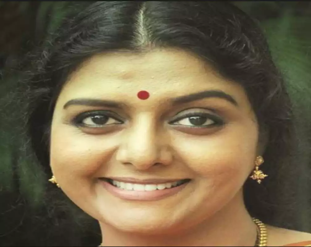 nadhiya.sex photos