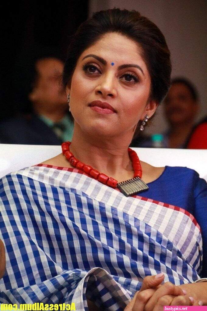 nadhiya.sex photos