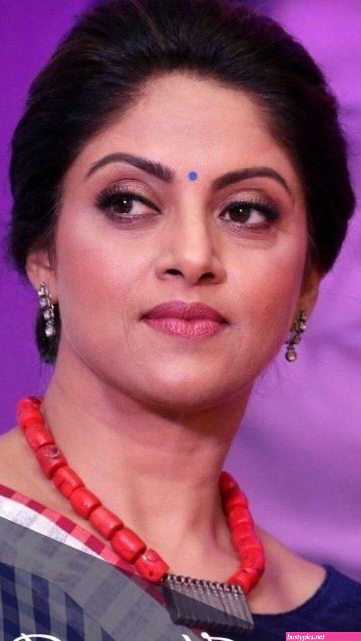 nadhiya.sex photos