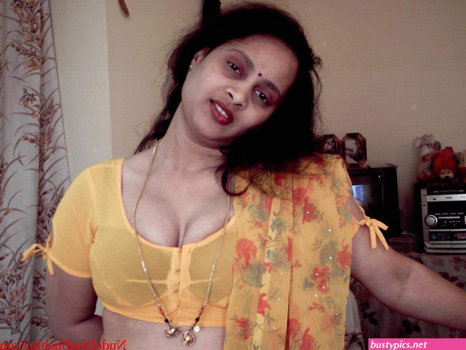 bhabhi big blouse boob