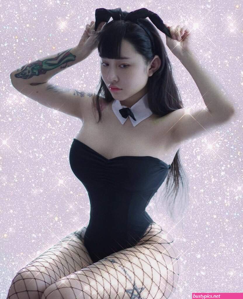 songyuxin hitomi nipple