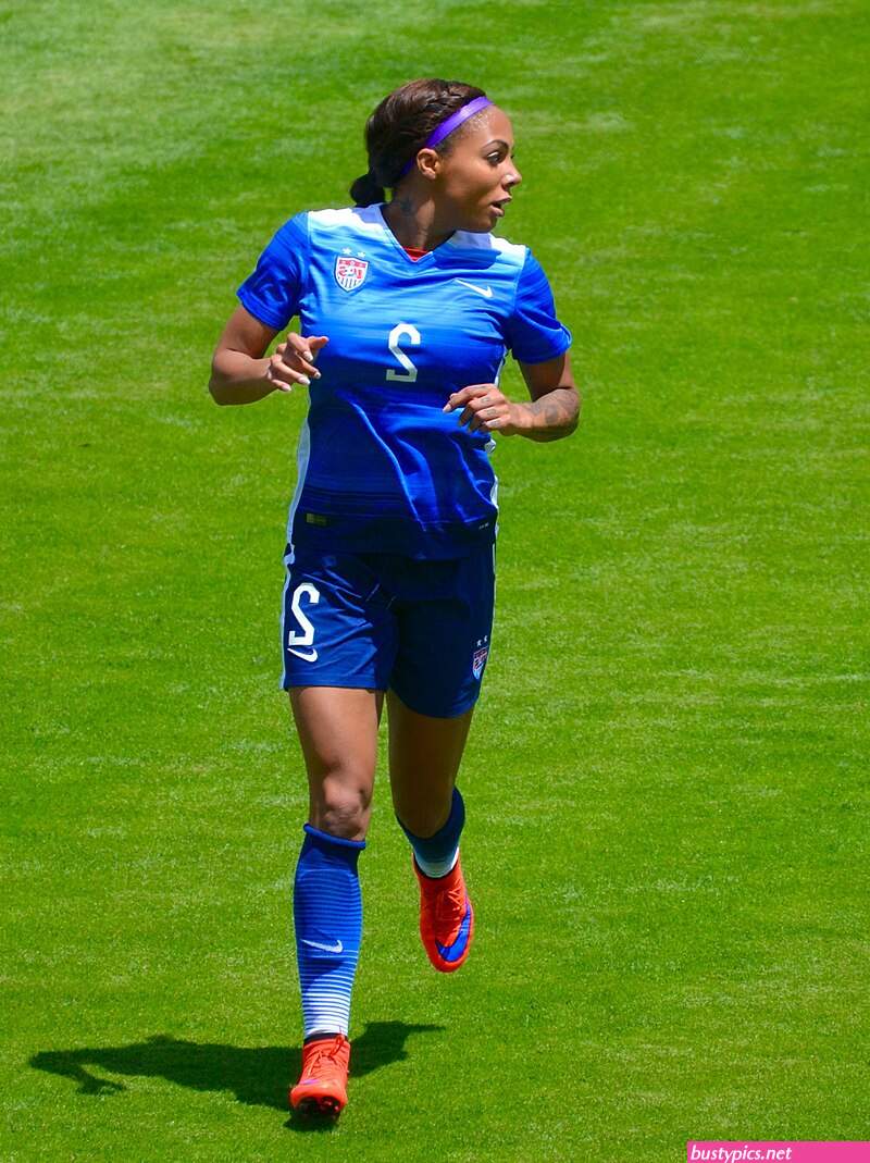 women soccer players nude