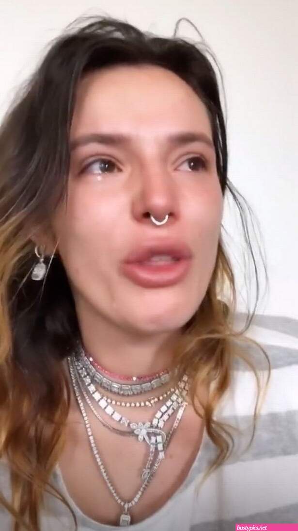 bella throne nude pic