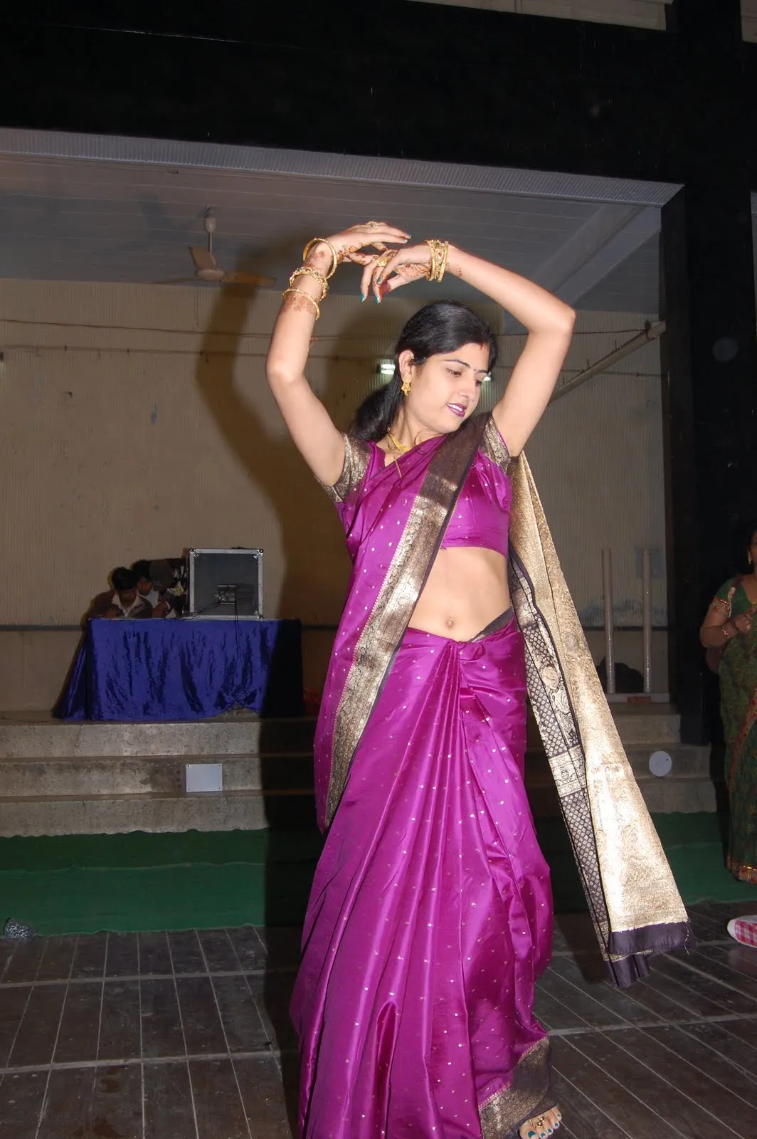 mallu ass nude sari