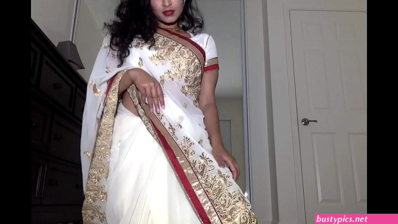 mallu ass nude sari