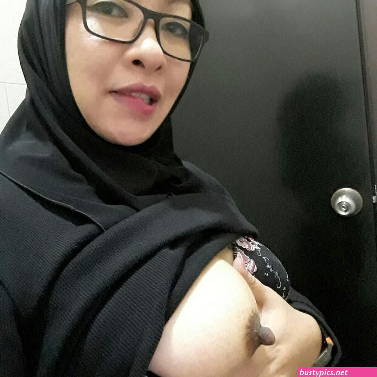 pamer memek jilbab