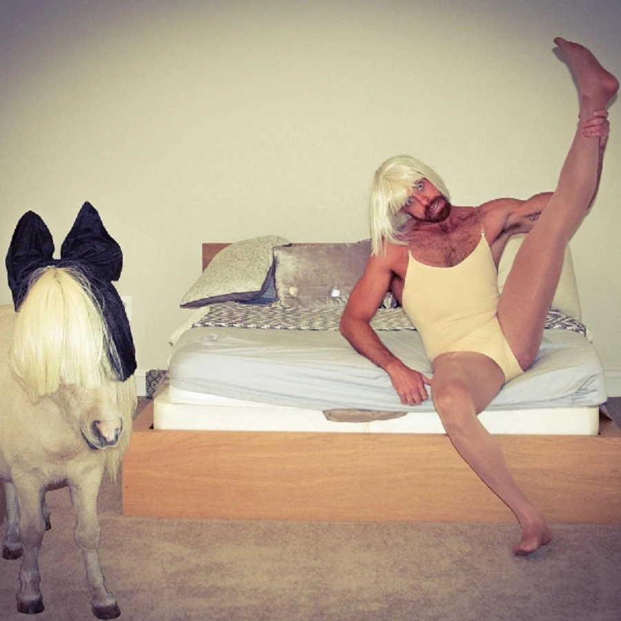 bella sia naked