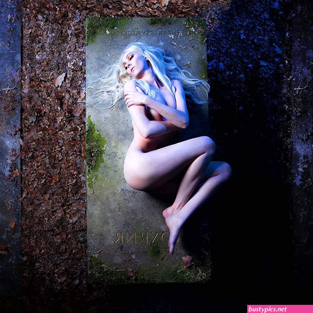 bella sia naked