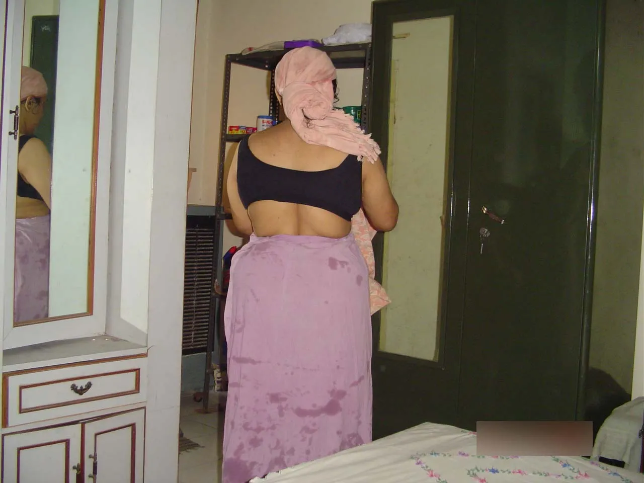 aunty sexy cleave sideboobs
