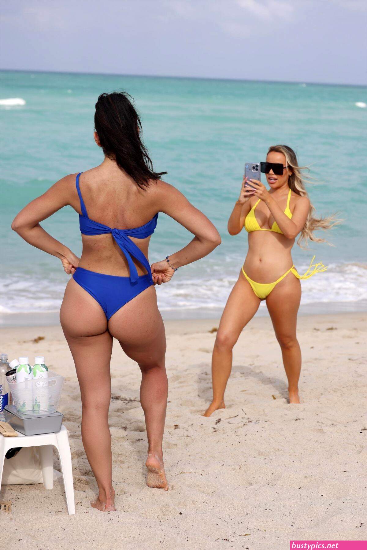 lisa opie shows off her fit body on the beach in miami