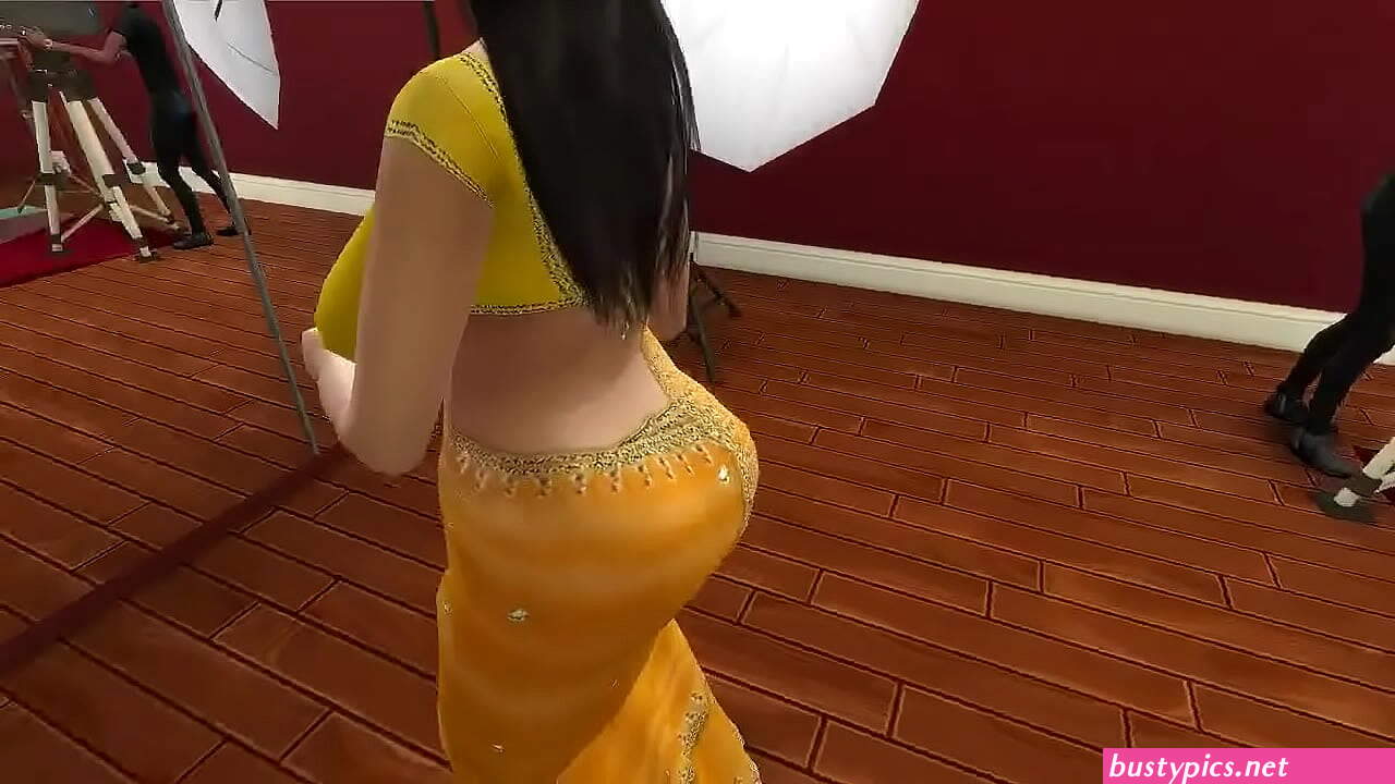 aunty tight saree back in public