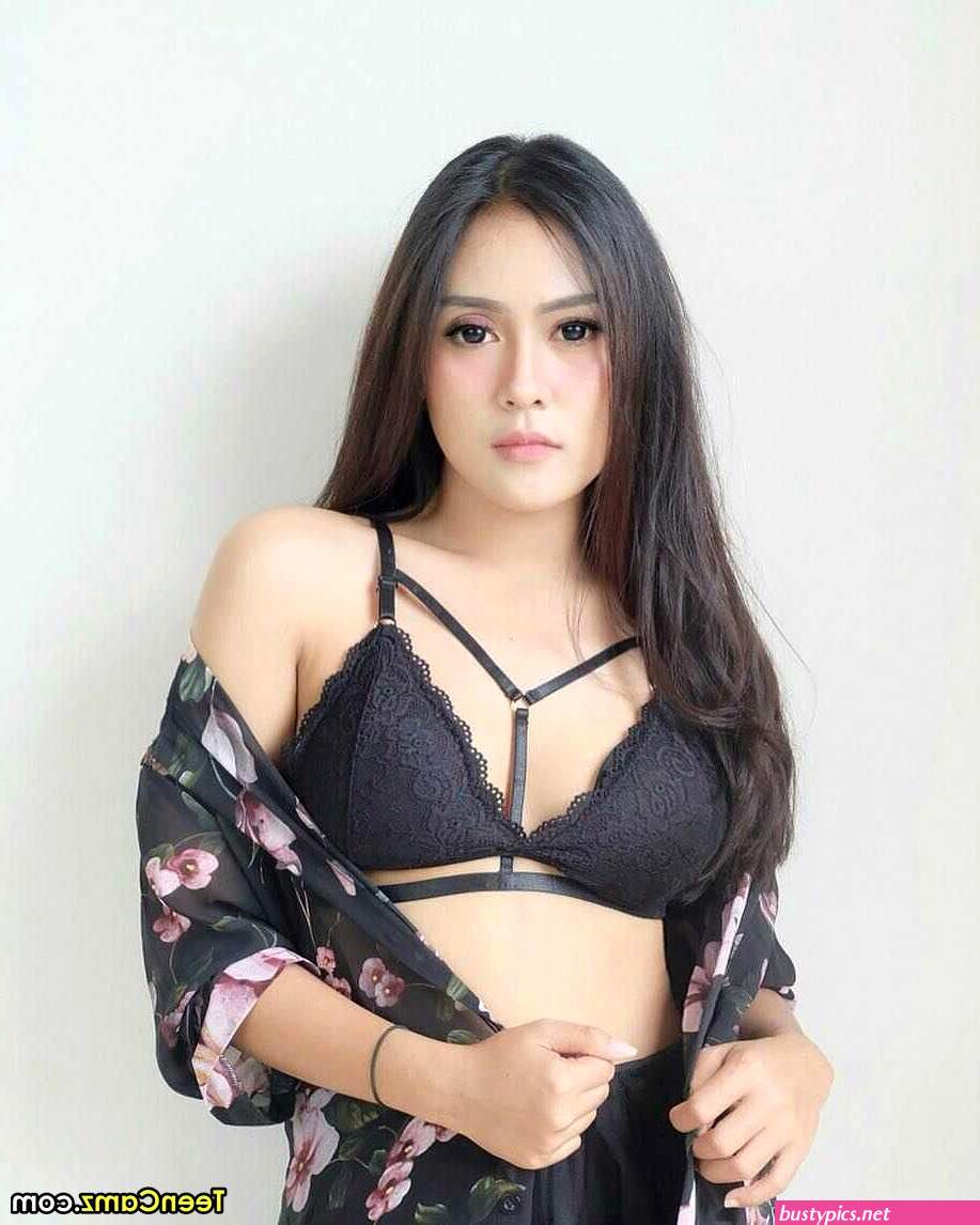 model majalah eksotika bugil