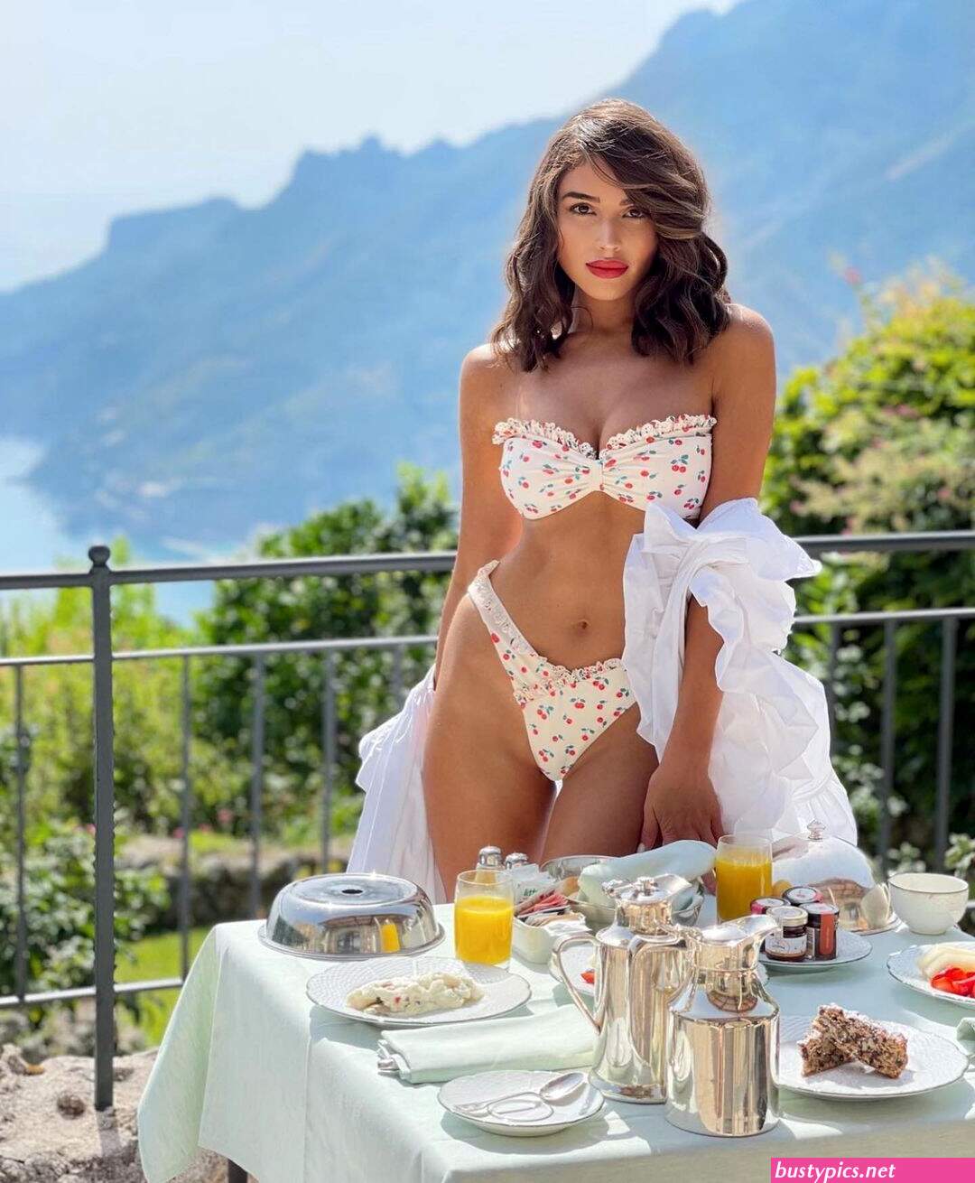 olivia culpo is seen rocking a boohoo bikini