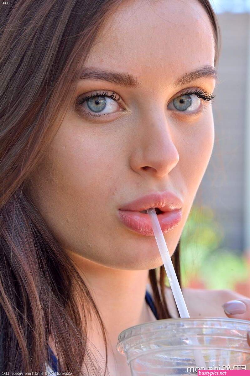 lana rhodes hot face