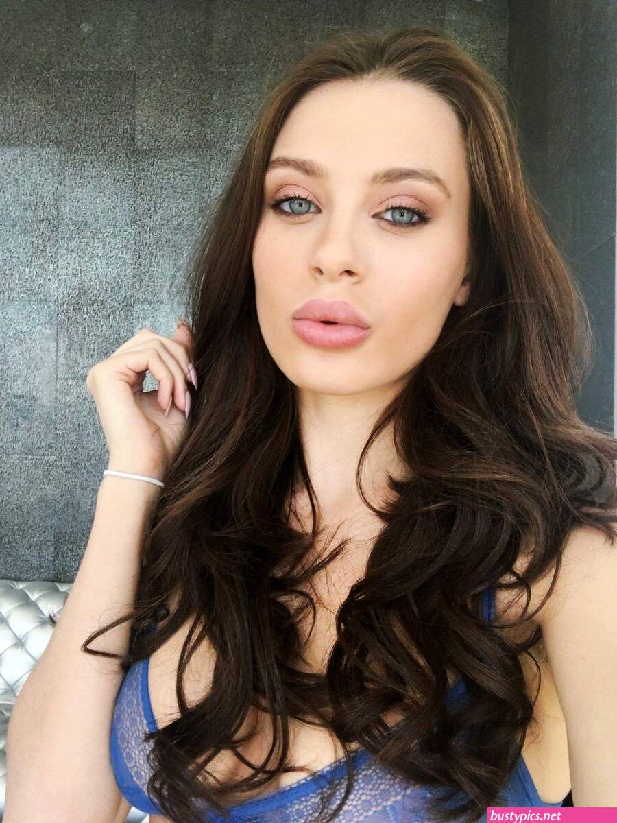 lana rhodes hot face