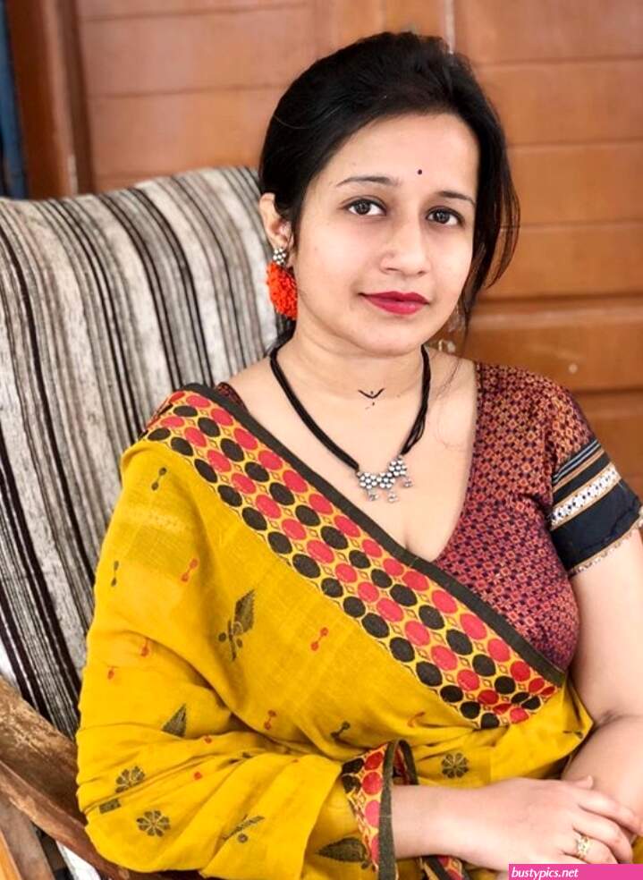 full sexy aunties pics