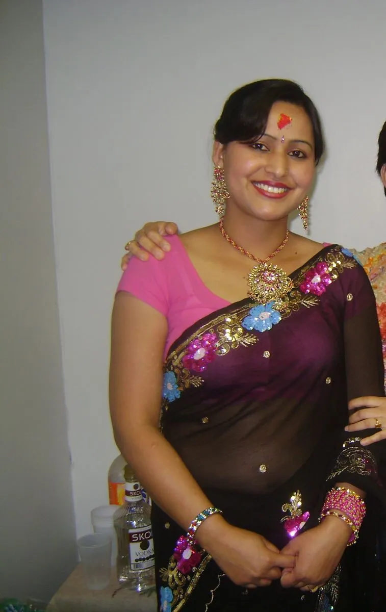 full sexy aunties pics