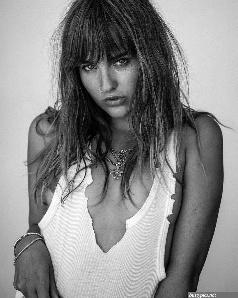 victoria de angelis naked