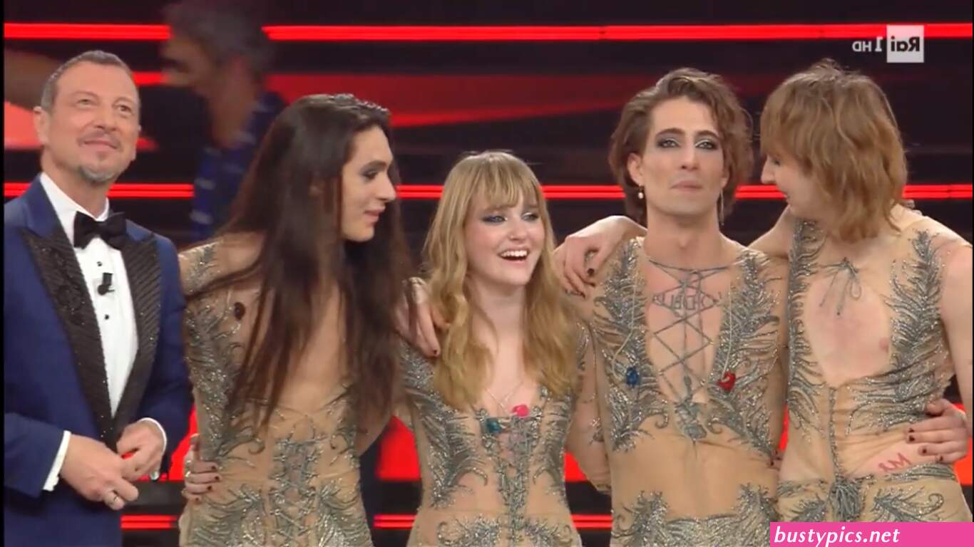 victoria de angelis naked
