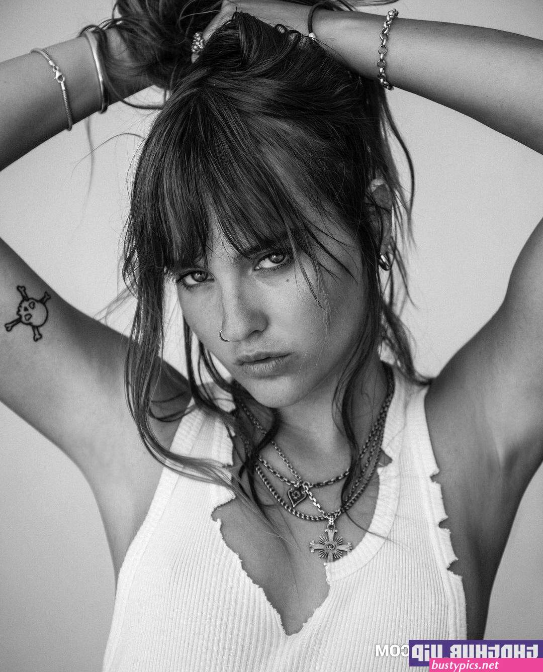 victoria de angelis naked