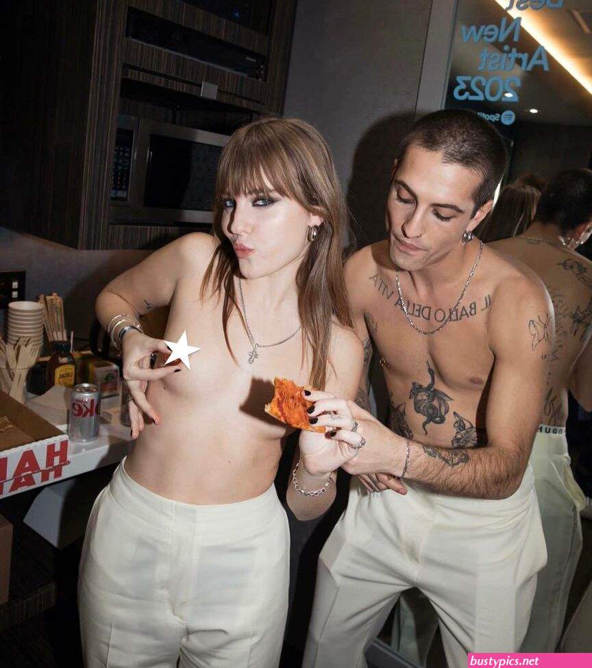 victoria de angelis naked