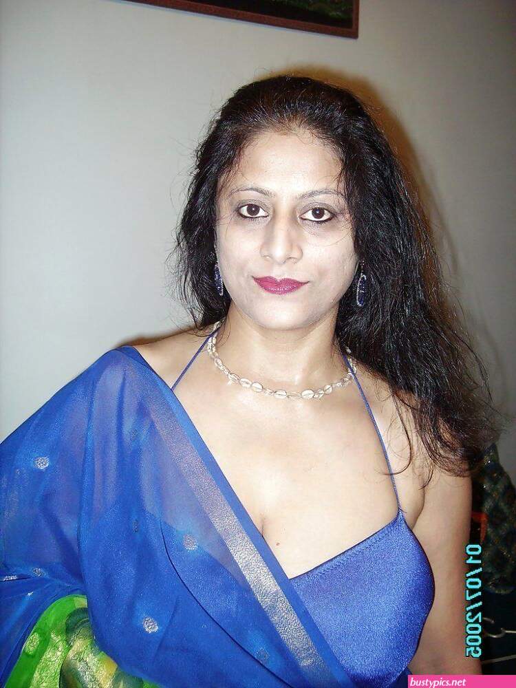 aunty milf pic