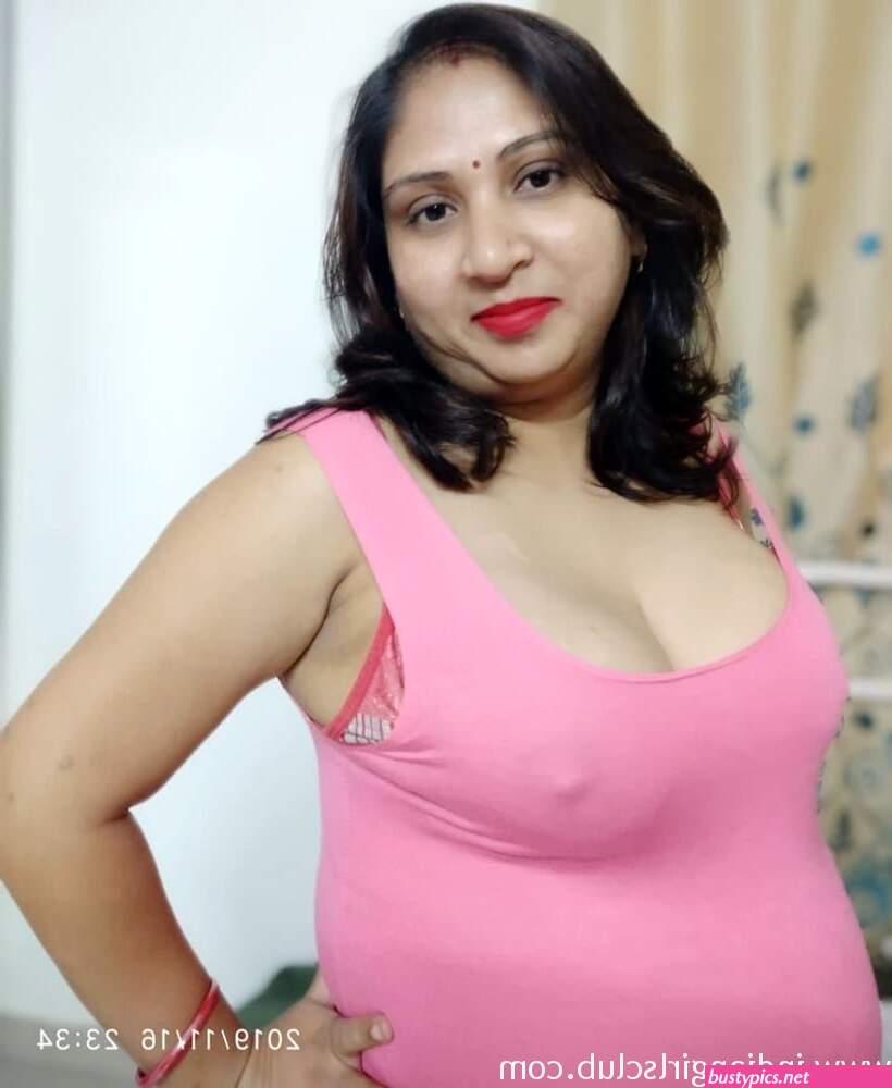 aunty milf pic