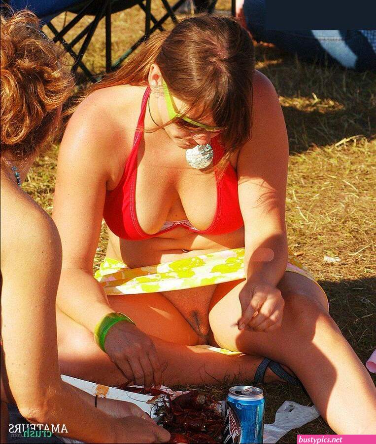 accidental upskirt pantie pics free