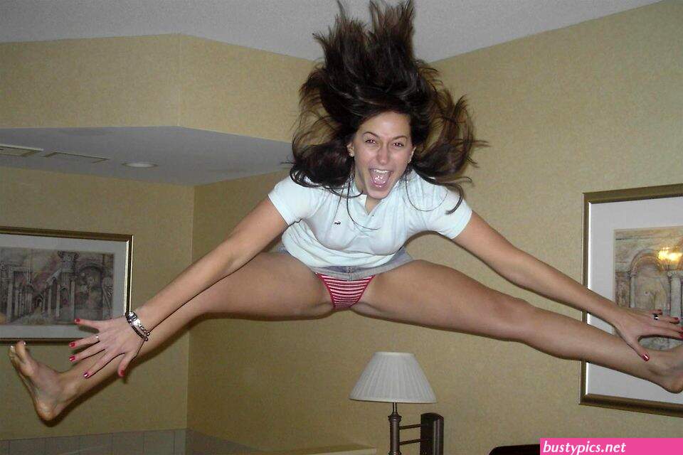 accidental upskirt pantie pics free