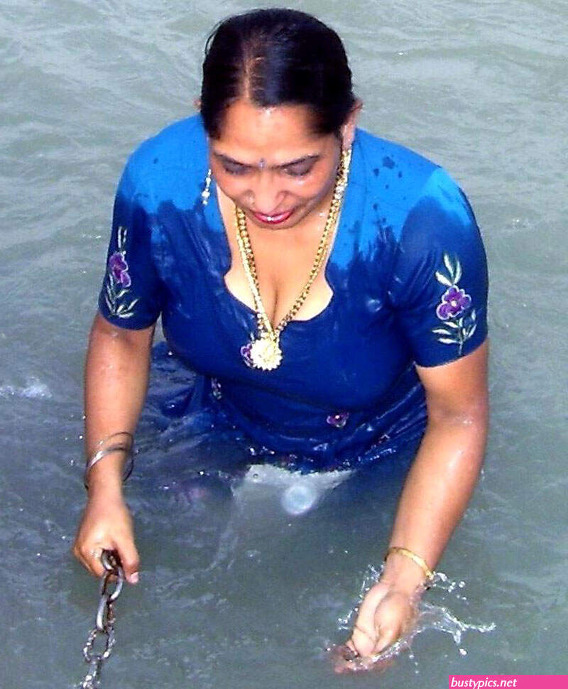 auntys bathing images