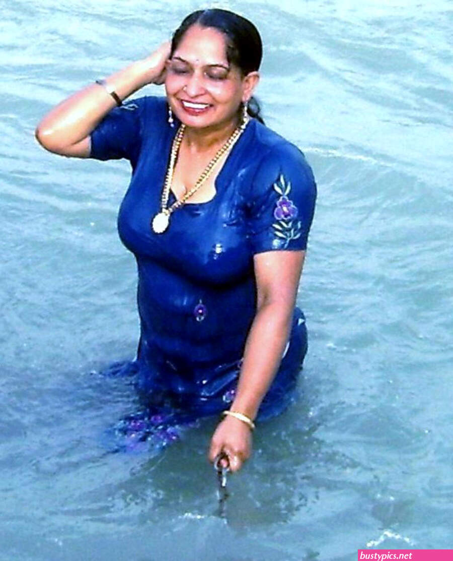 auntys bathing images