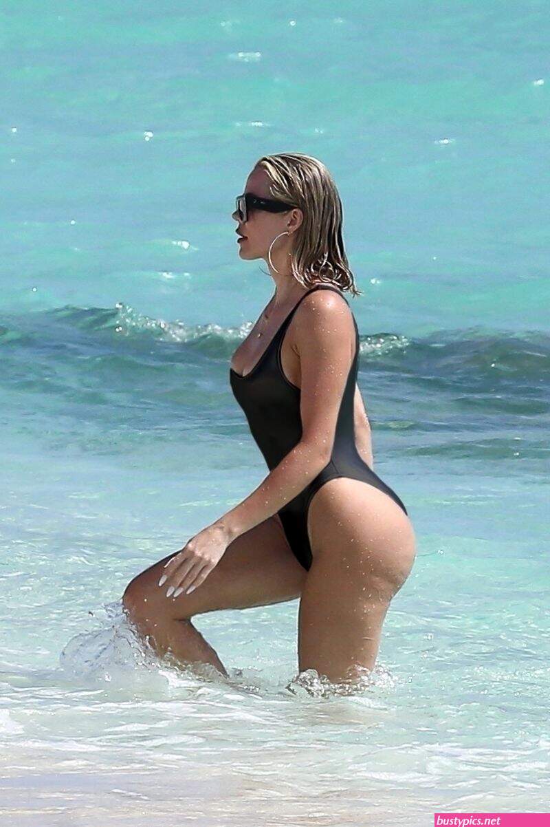khloe kardashian in a swimsuit