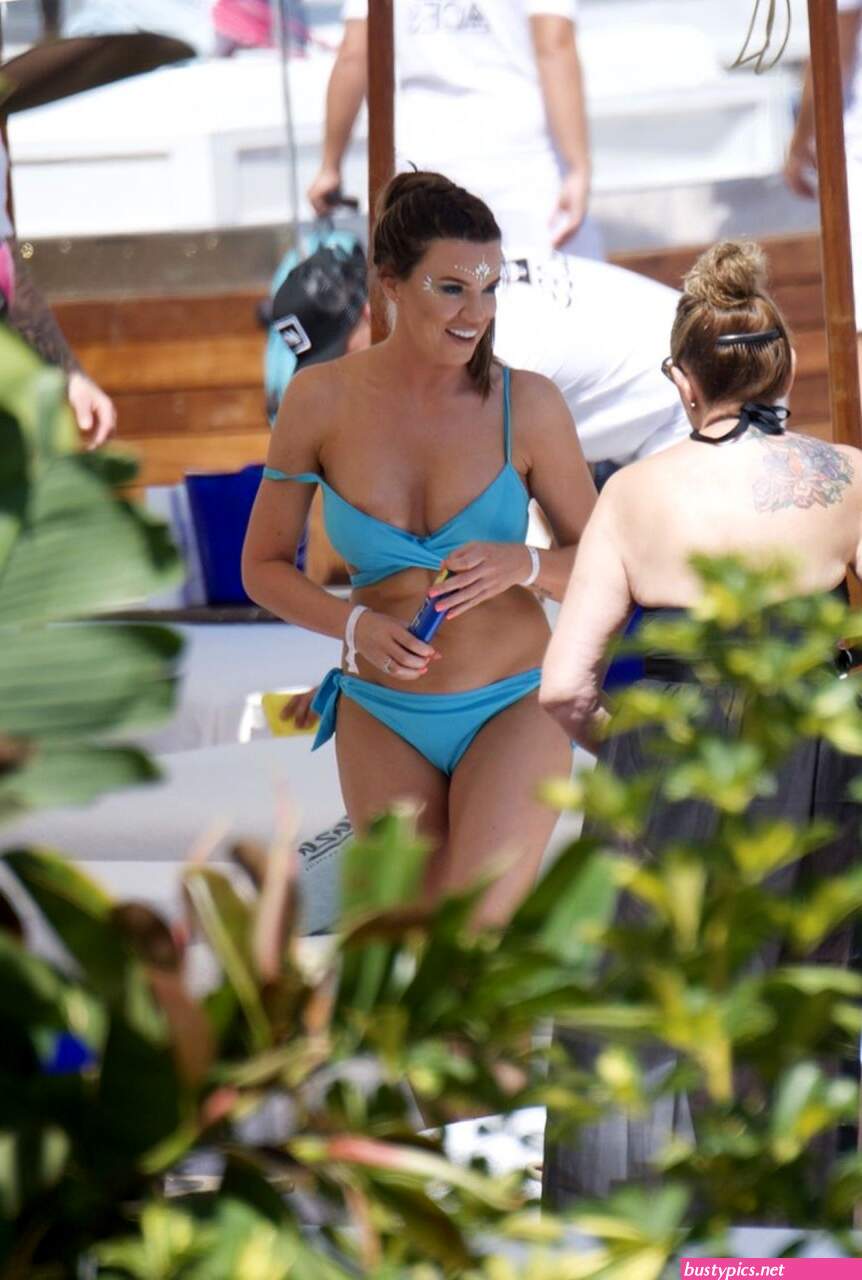 maria fowler braless