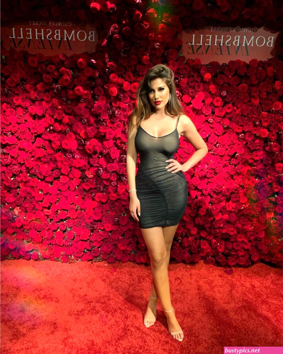 estrella nouri sexy