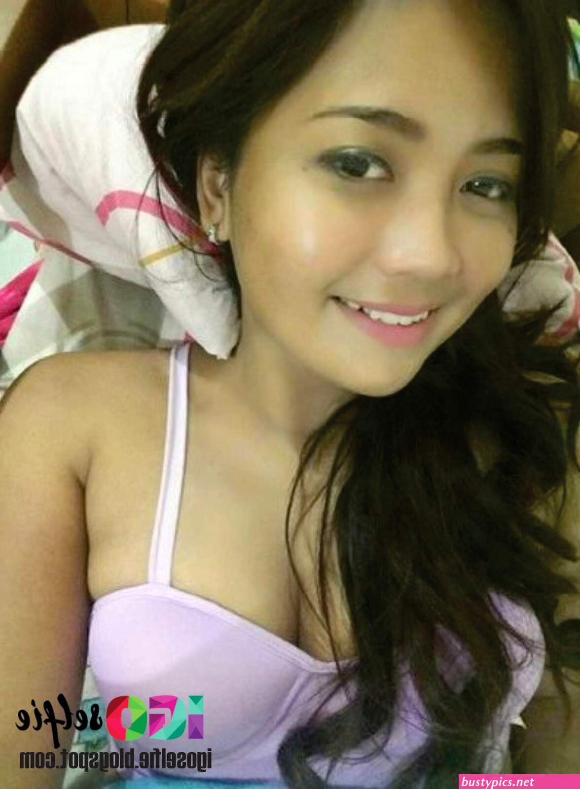 cewek selfie pamer toket montok banget
