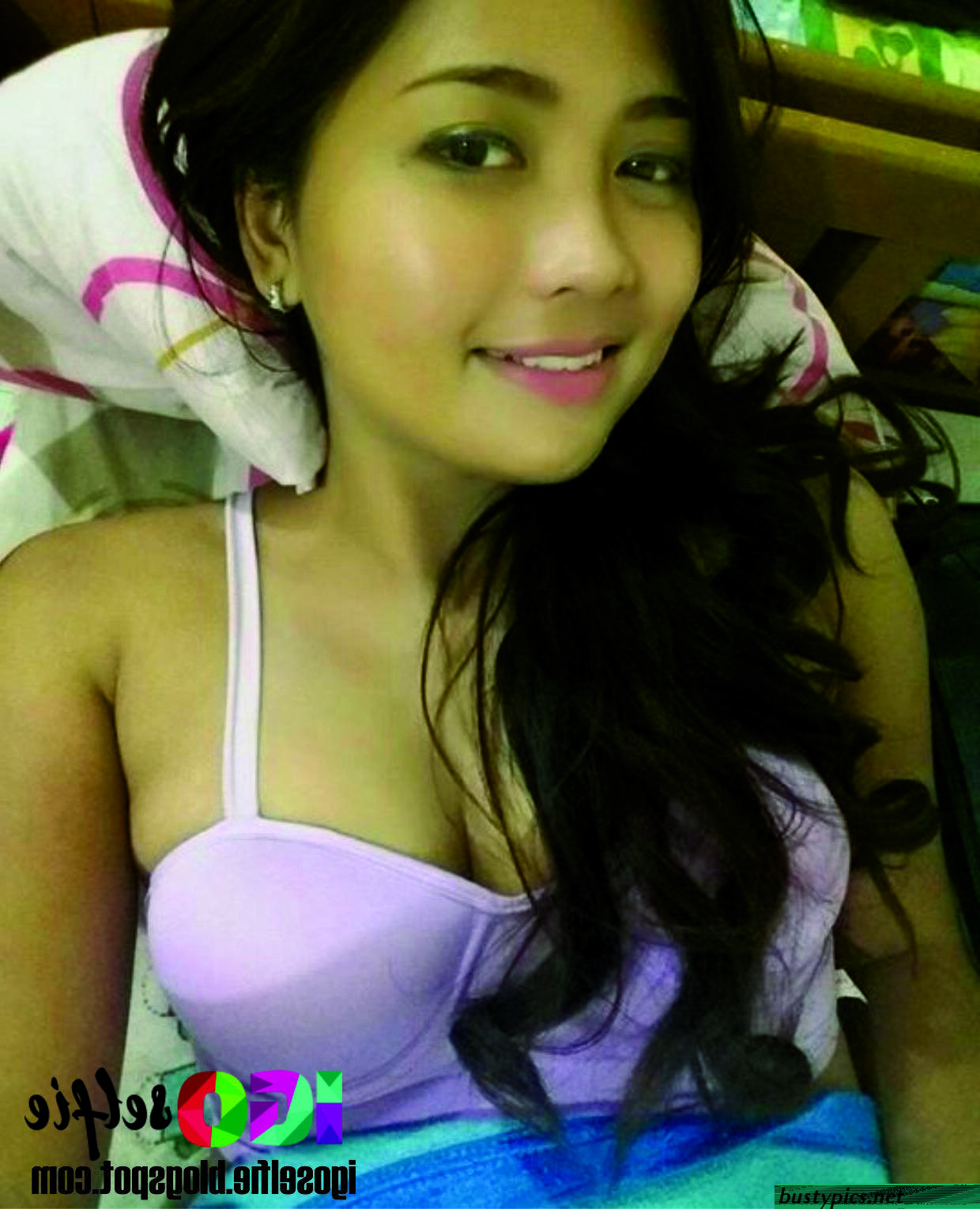 cewek selfie pamer toket montok banget
