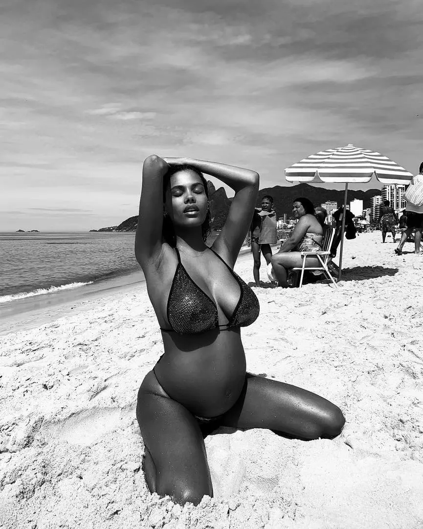 black toute nue
