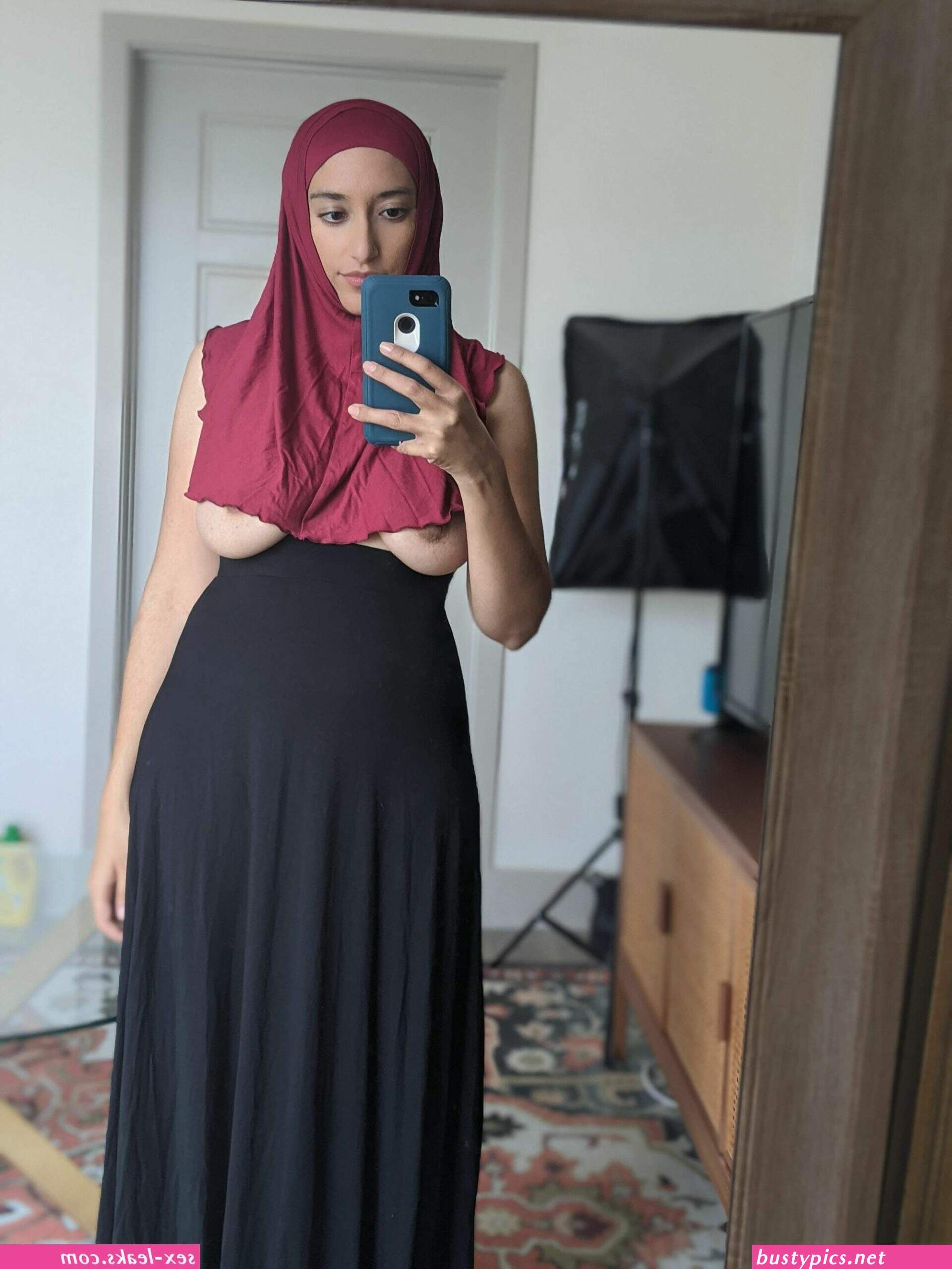 hijab big tits girl