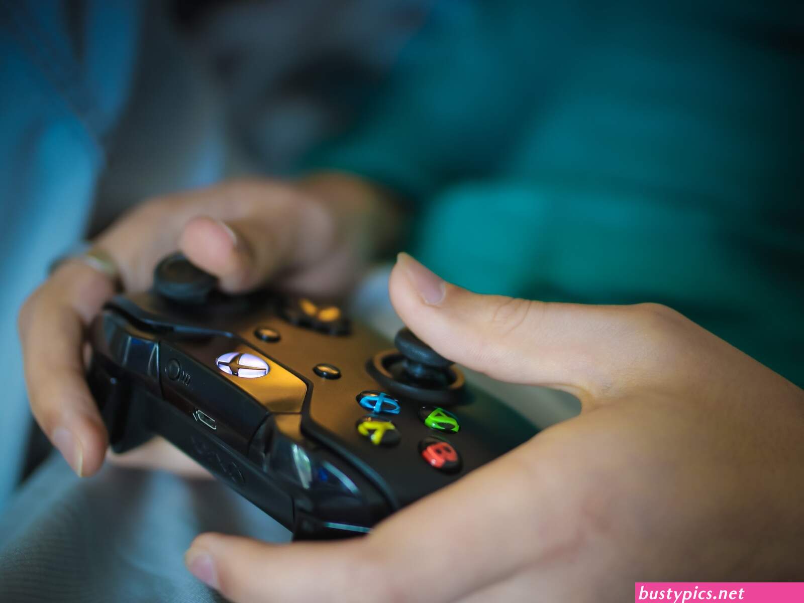 une femme qui se fait baise par plusieur garçon