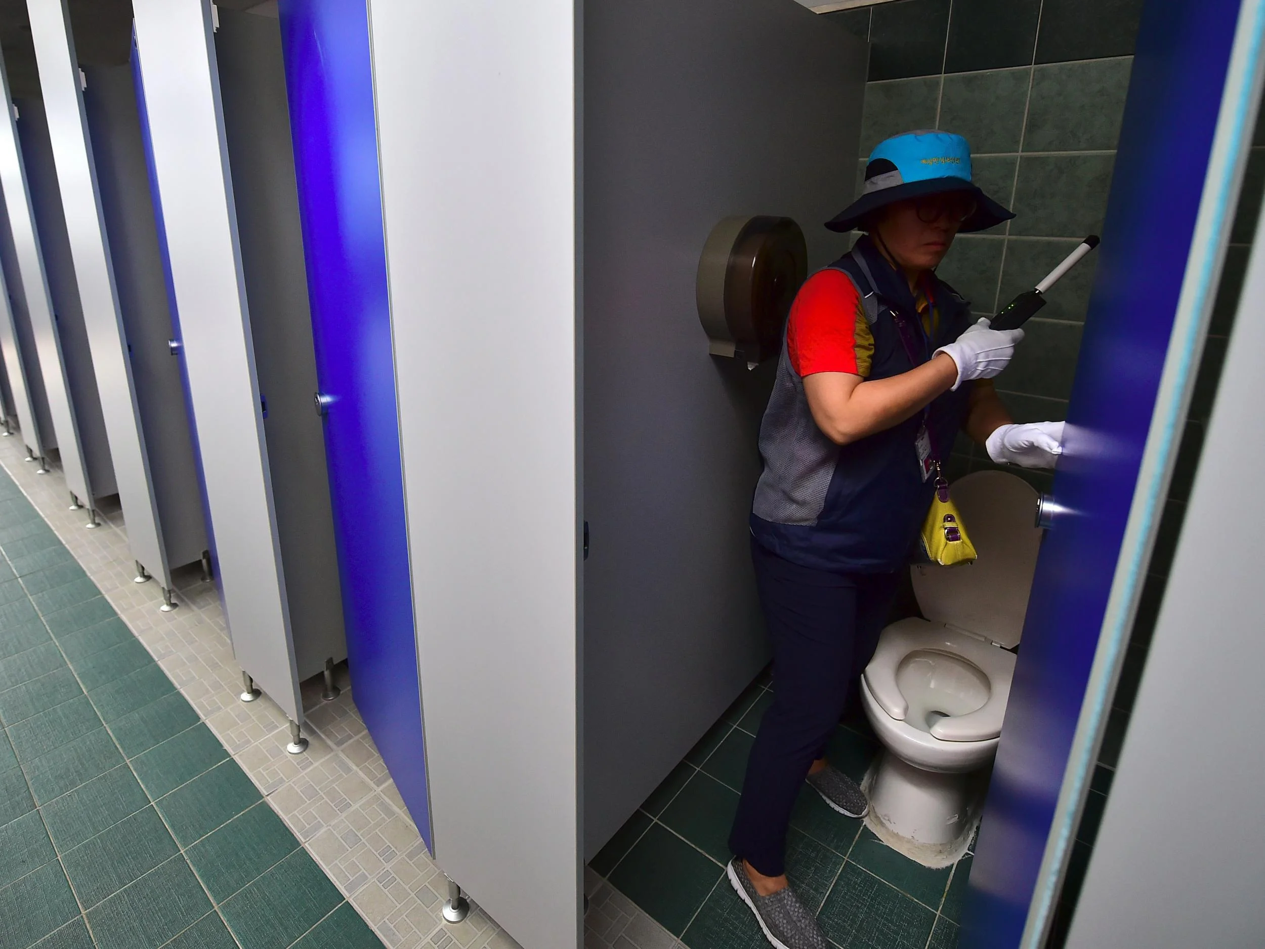 wc hidden cam toilet